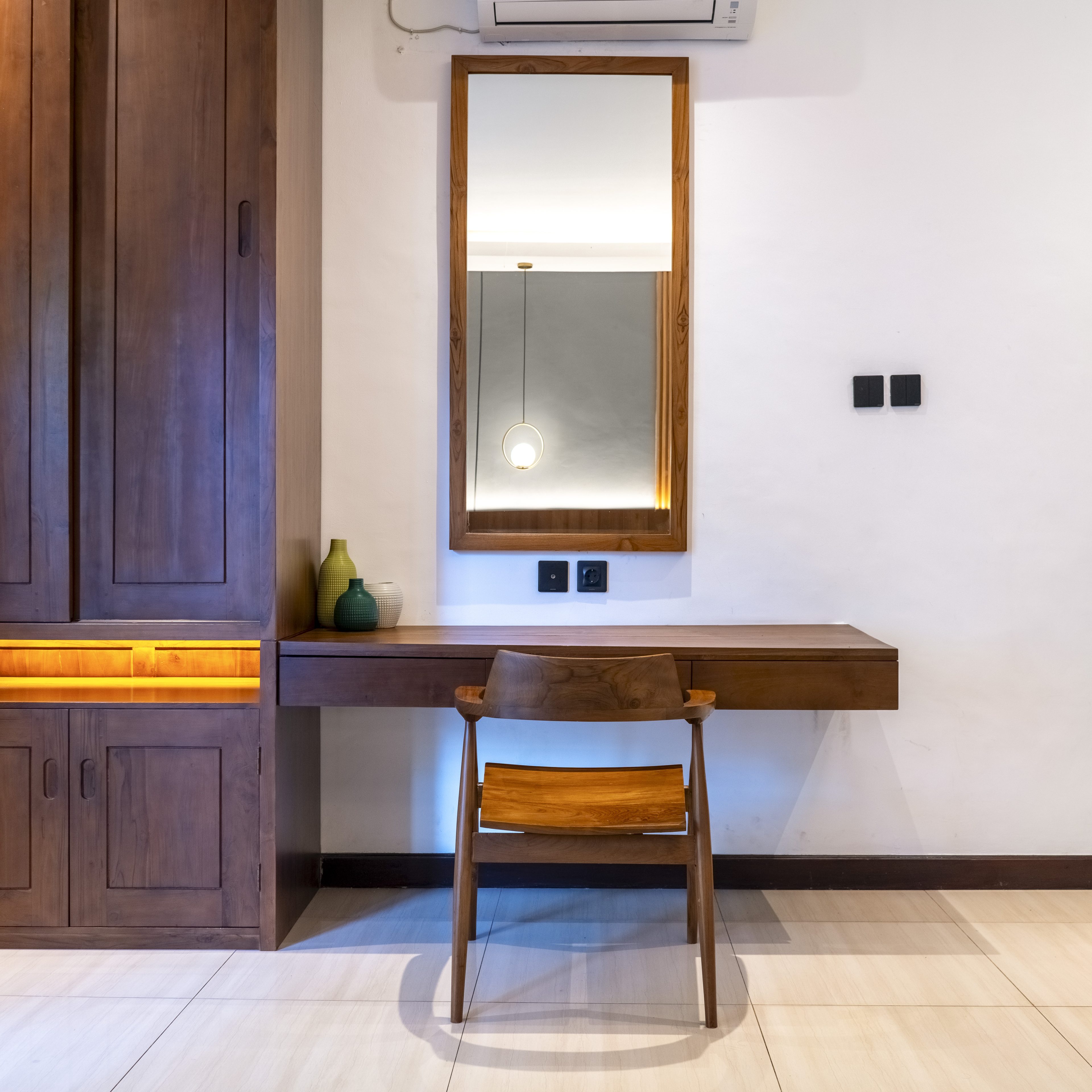 Room 6 desk
