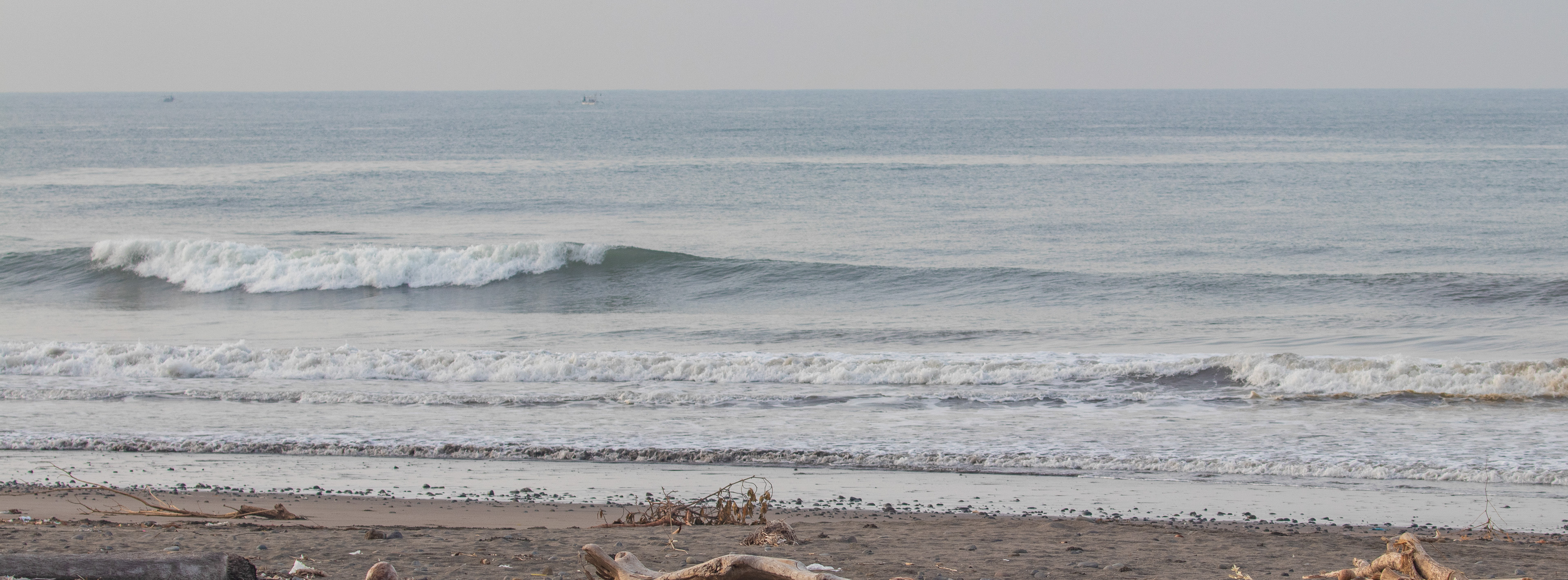 A small wave at Pulukan.