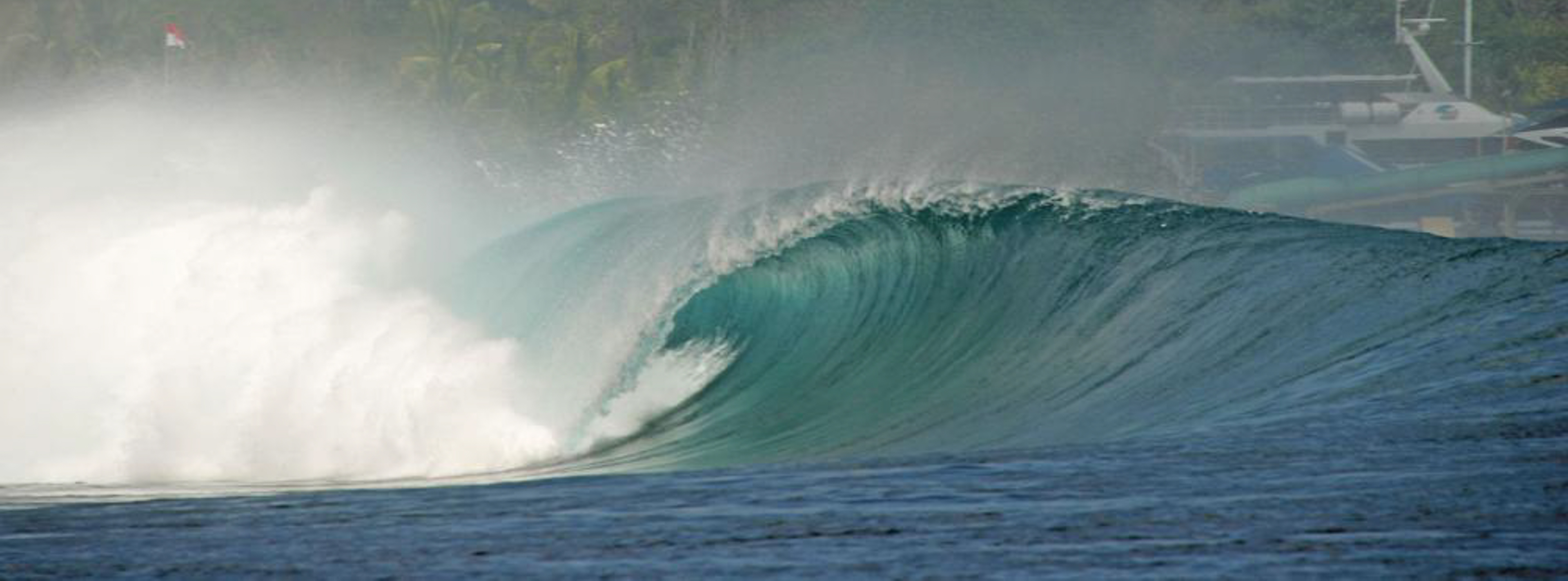 A barreling wave at Razors.