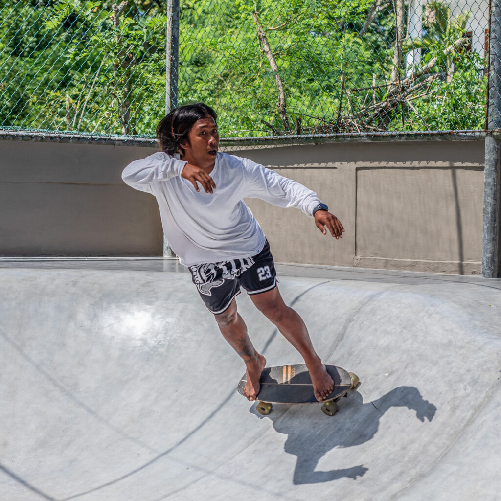 Jerry extending on his surf skate